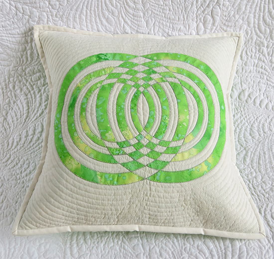 Geometric applique quilt pillow pattern