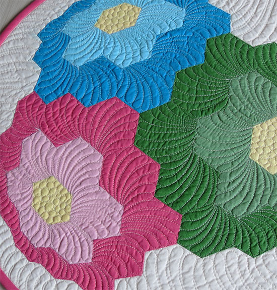 hexagon-flower-quilt-pattern