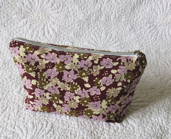 Zippered Pouch - Geta's Quilting Studio