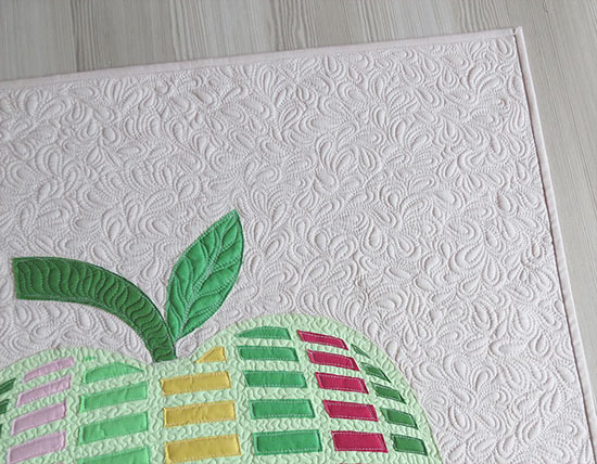 raw edge applique apple quilt pattern