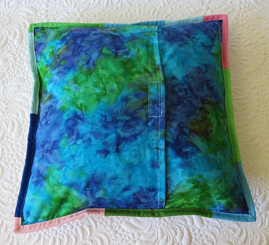 Simple geometric applique pillow quilt pattern