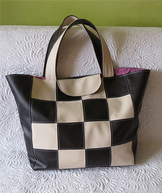 Tote bag pattern for a quick, easy, simple and chic tote bag.