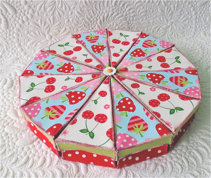 Make gift giving memorable - sew a unique cake following this easy fabric gift boxes pattern.