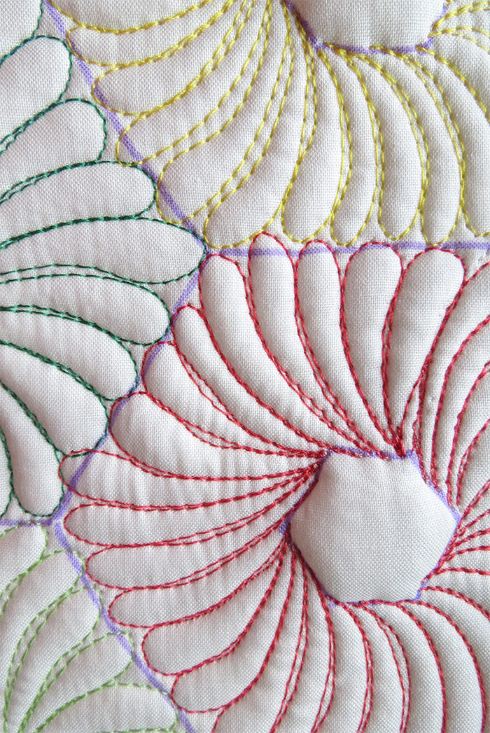 free-motion-quilting-feathers-hexagons-12-geta-s-quilting-studio